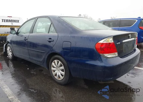 2005 Toyota Camry Le z USA, uszkodzony, nr VIN 4T1BE30K25U049001